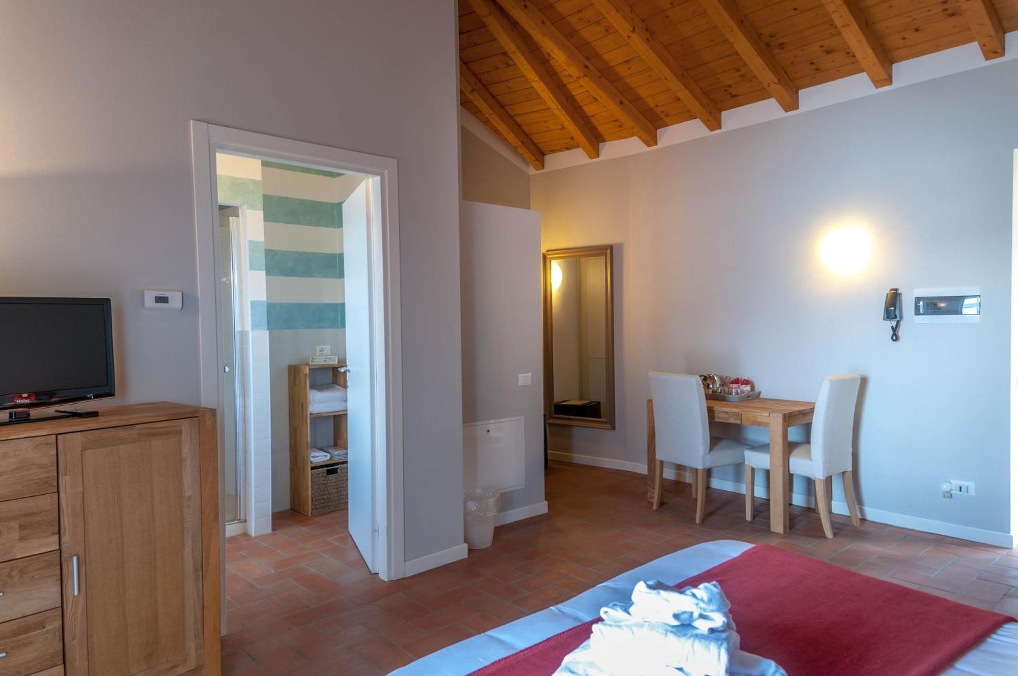Locanda Pozzetto ラヴェーノ・モンベッロ 部屋 写真
