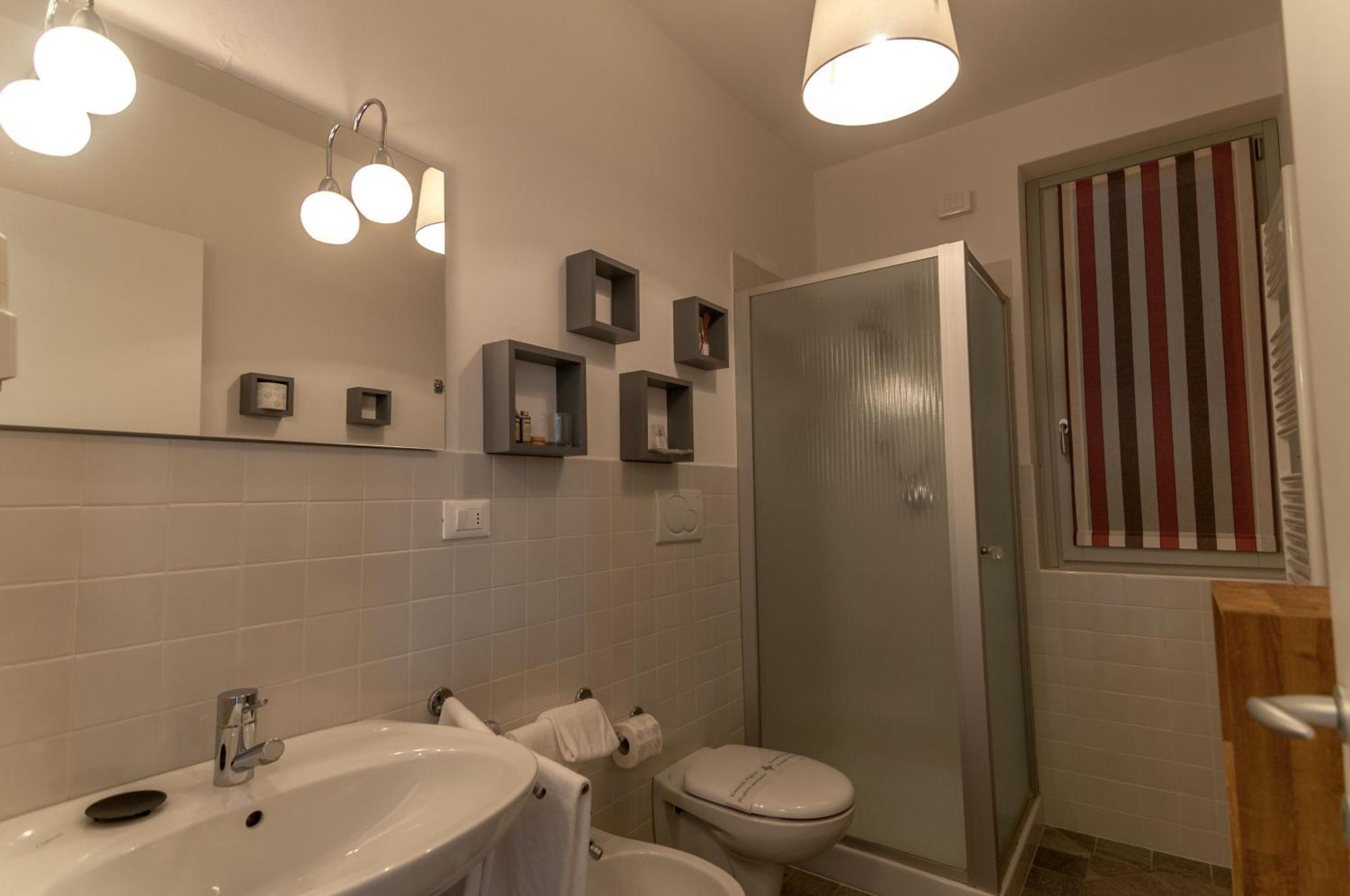 Locanda Pozzetto ラヴェーノ・モンベッロ 部屋 写真