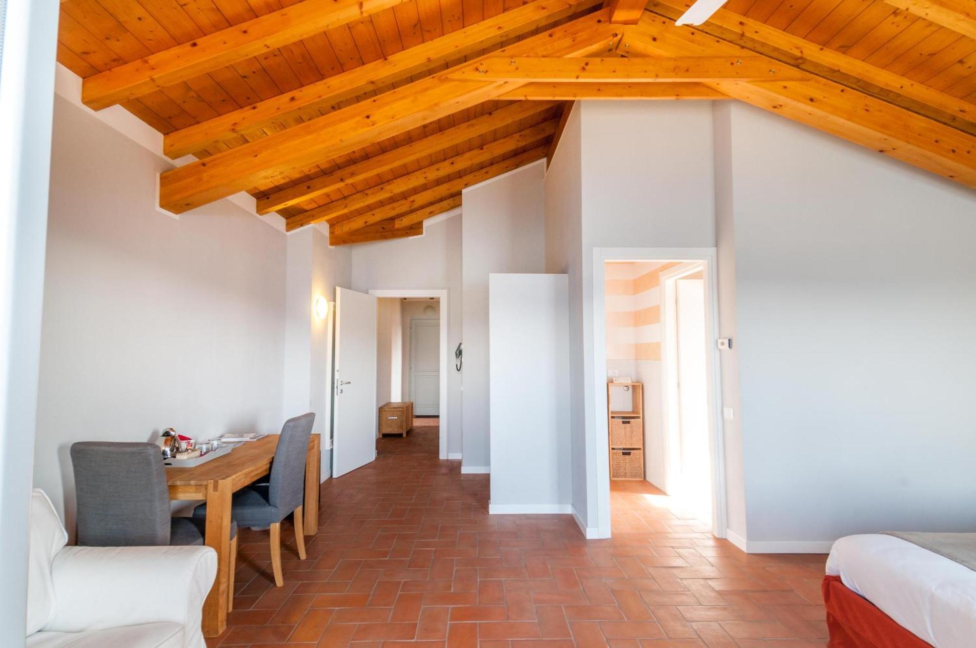 Locanda Pozzetto ラヴェーノ・モンベッロ 部屋 写真